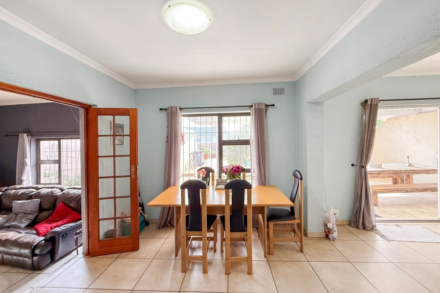 4 Bedroom Property for Sale in Bothasig Western Cape